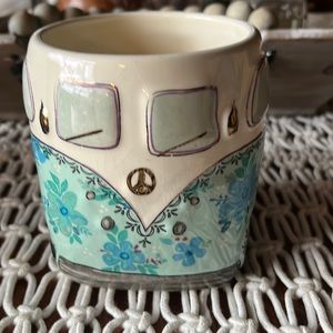 VW bus coffee mug, like new.